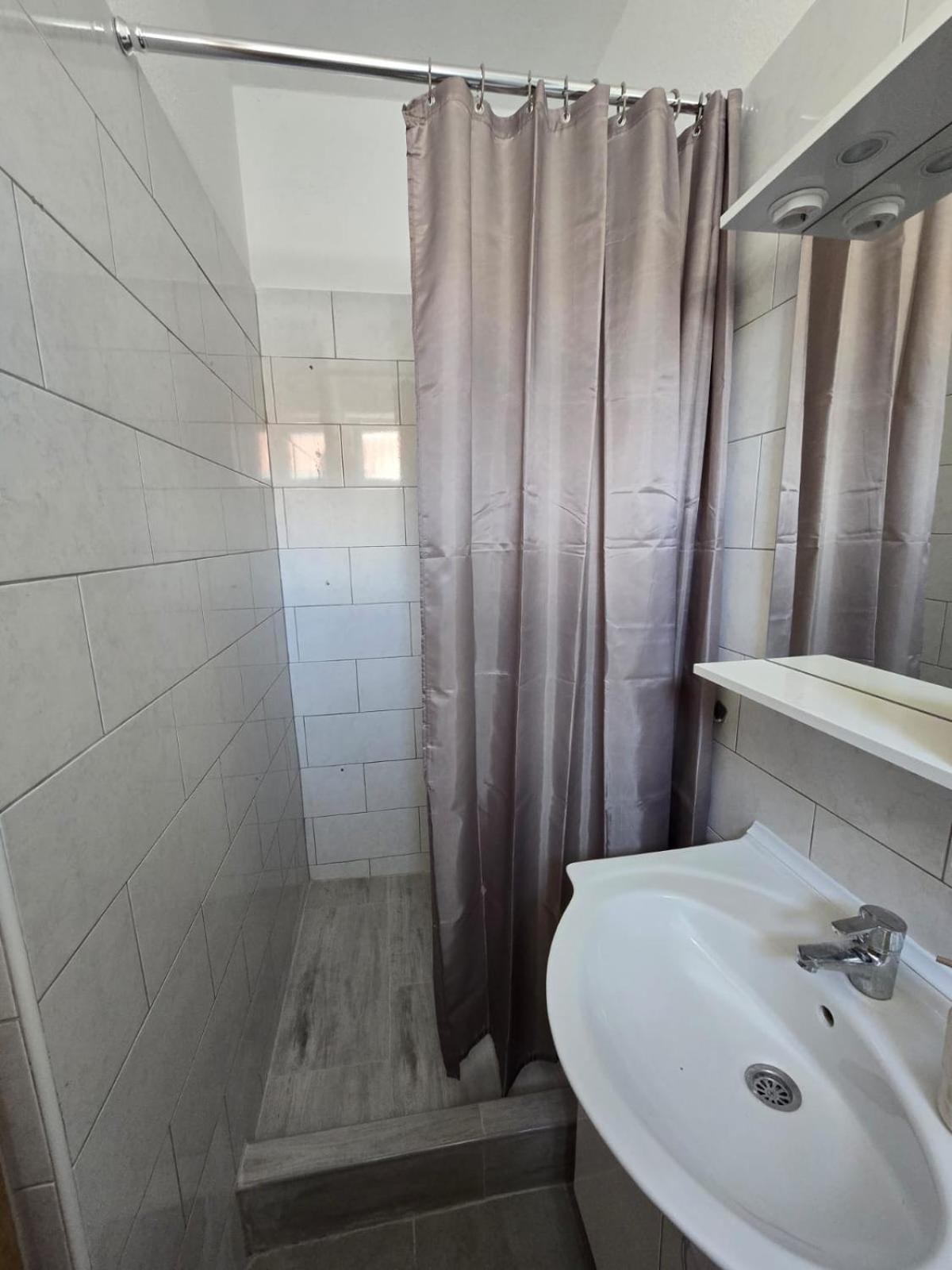 Apartmani Mlinar9 #2 Gornji Karin Extérieur photo